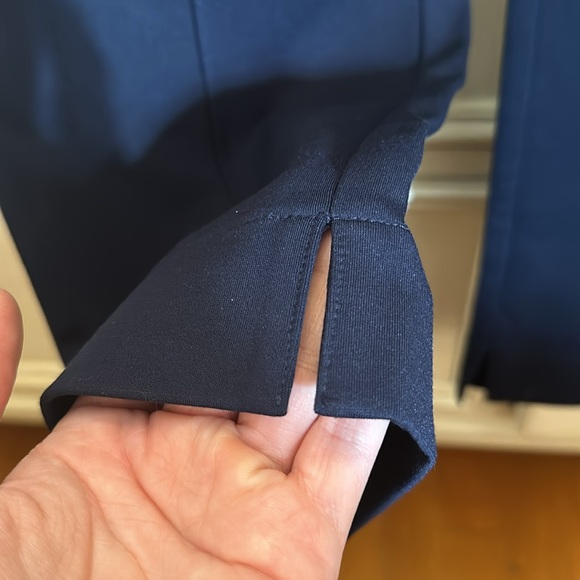 Lysse New York Navy Stretch Light Weight Ponte True Navy Pants Size Small NWT - Picture 4 of 10
